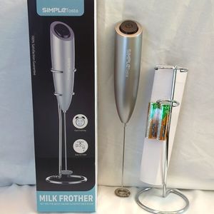 New Frother / Stainless Steel / Batteries & Stand Included